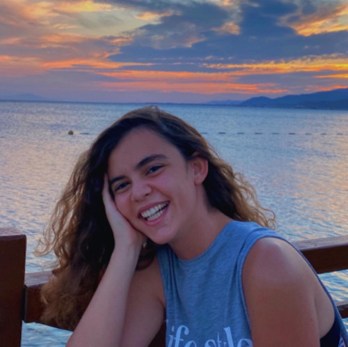 Mokytojas Ayşegül