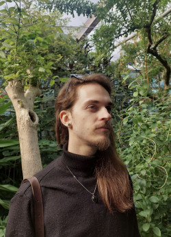 Mokytojas Dominykas kviečia naujus mokinius